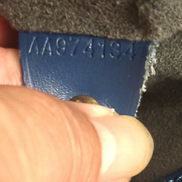 Louis Vuitton Special Order Bucket GM Epi - Picture 13 of 16